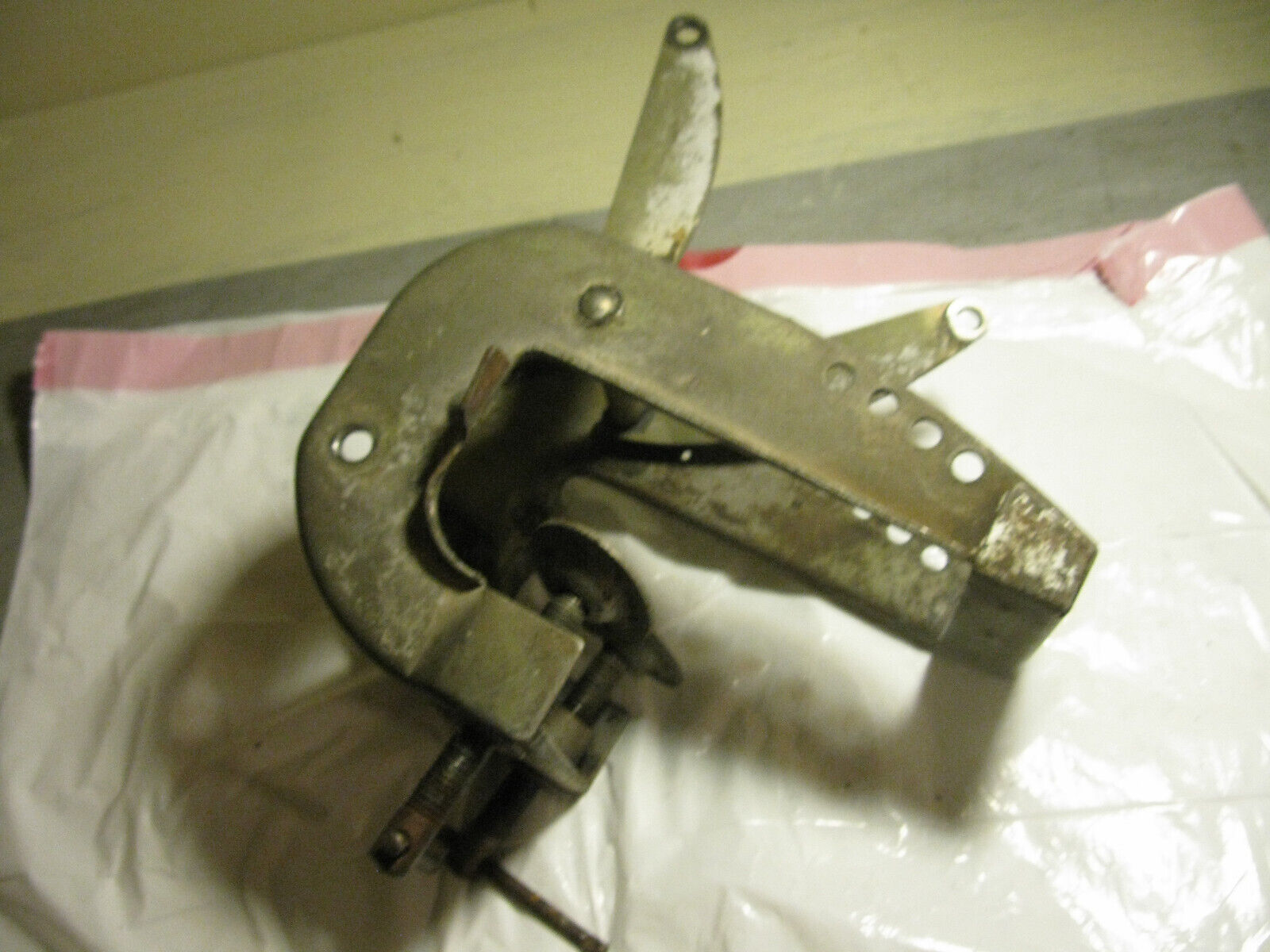 (image for) transom clamp Firestone 7.5 hp outboard Scott-atwater - Click Image to Close