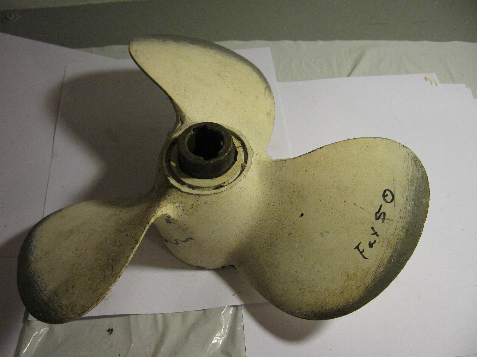 (image for) propeller 1958 or 1959 Fat 50 hp V4 Johnson Evinrude OMC - Click Image to Close