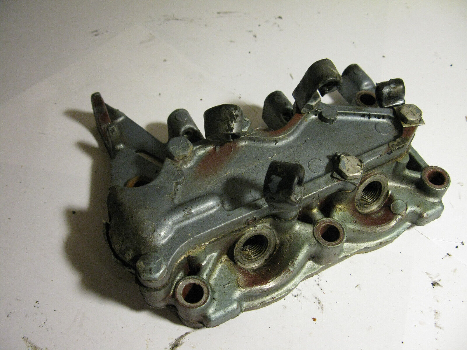 (image for) cylinder head Evinrude model 10424G outboard motor 10424 - Click Image to Close