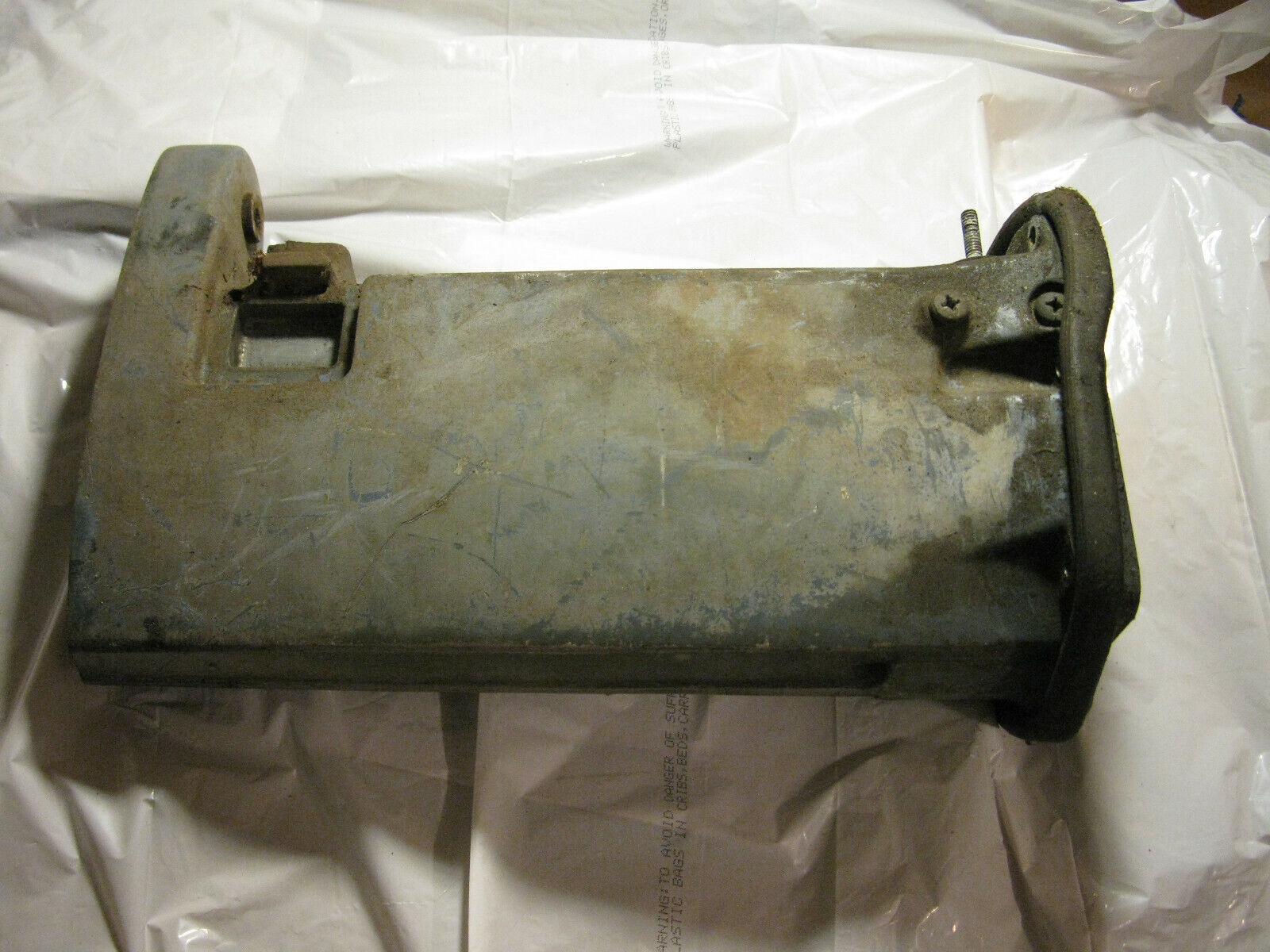 (image for) Exhaust housing 1977 Evinrude 9.9 hp 10755 15 hp johnson 388184 - Click Image to Close