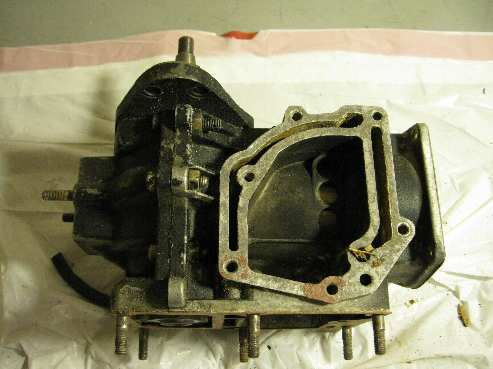 (image for) short block powerhead engine parts 1960s Mercury 3.9 hp outboard motor - Click Image to Close