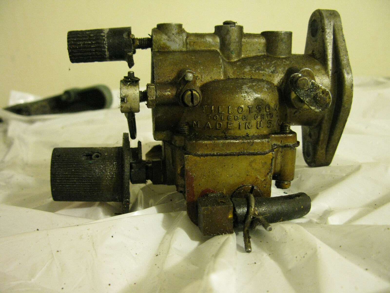 (image for) carburetor antique Hiawatha 16 hp outboard - Click Image to Close