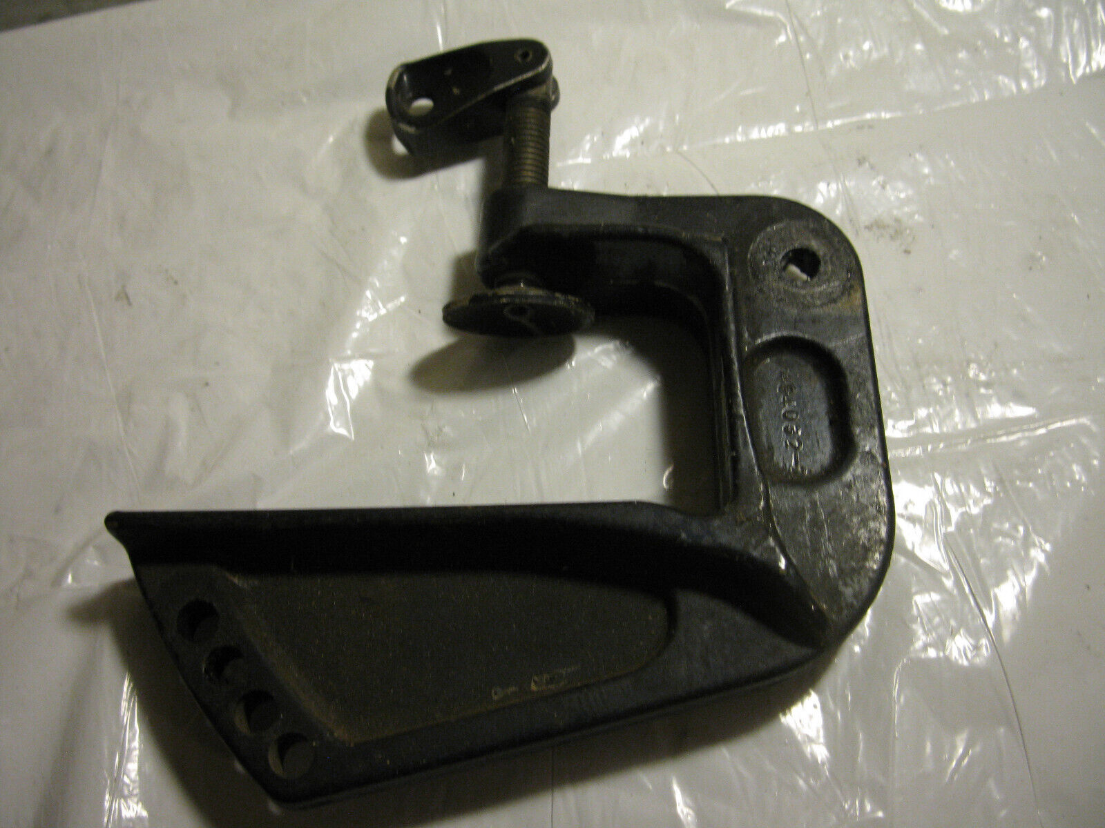 (image for) transom clamp Force 5 hp outboard model 52F8A - Click Image to Close