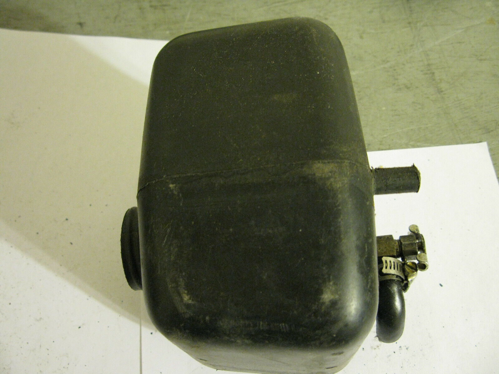 (image for) Mighty Mite outboard gas tank - Click Image to Close