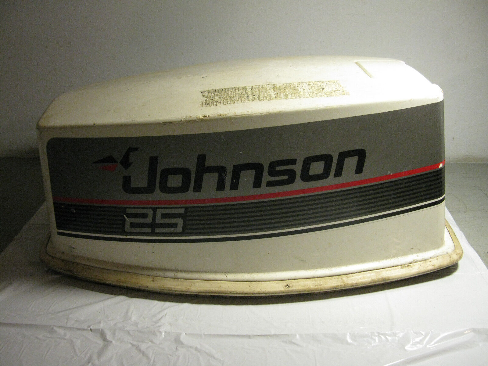 (image for) 1980s 1990s Johnson 25 hp outboard hood cowl outboard - Click Image to Close