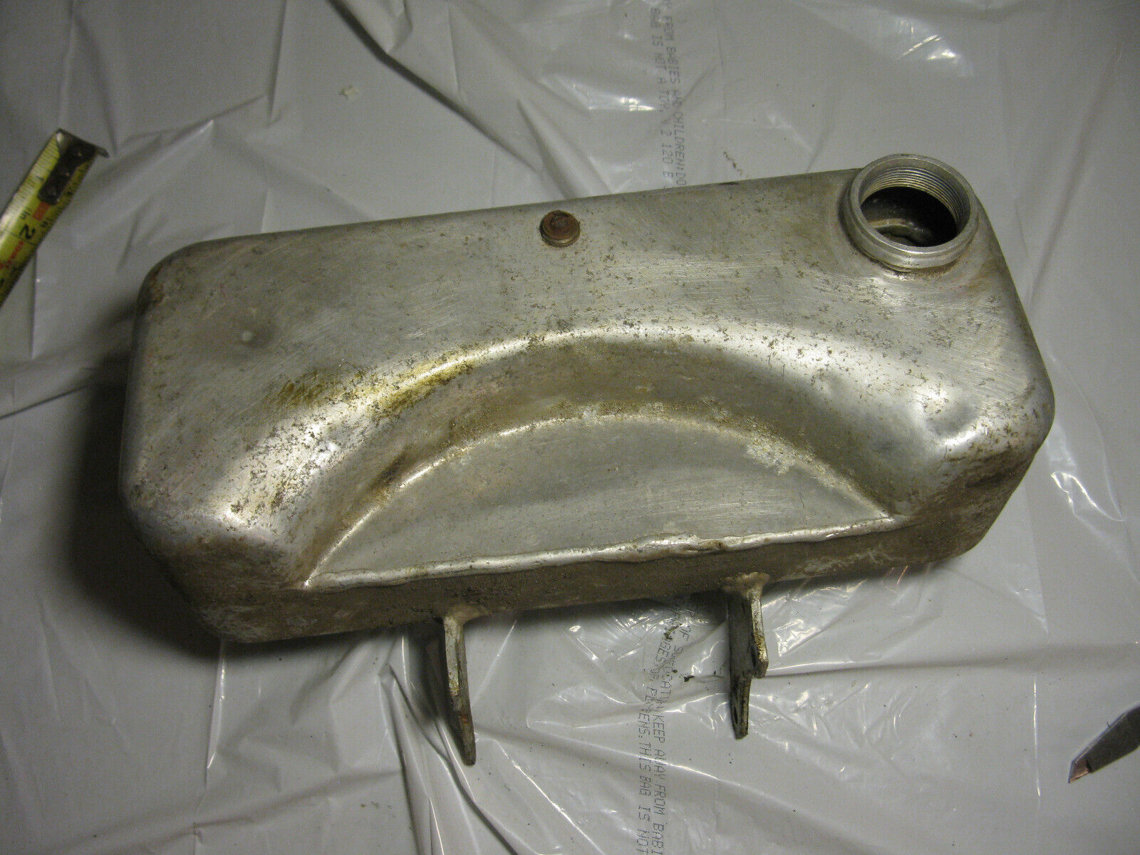 (image for) Antique 1920s cast iron Johnson outboard gas tank aluminum - Click Image to Close