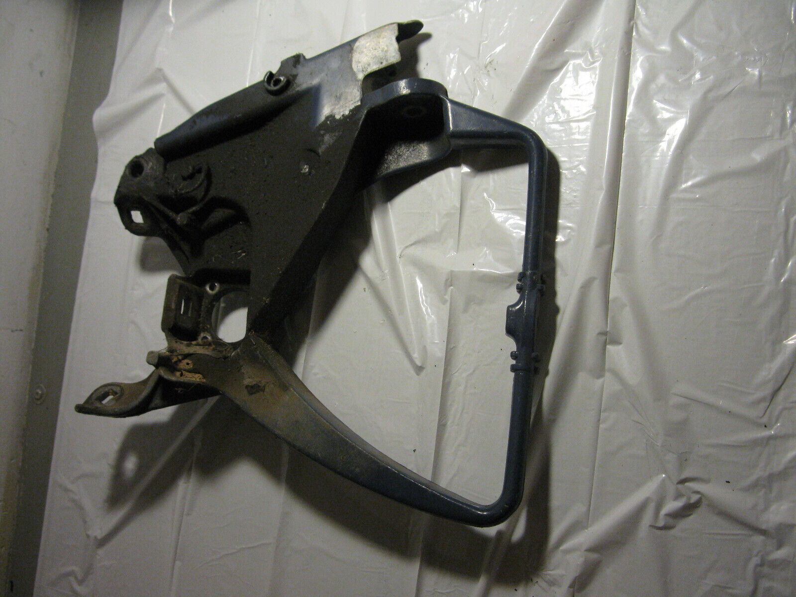 (image for) steering bracket 1970s Evinrude 33 40 hp Ski Twin outboard - Click Image to Close