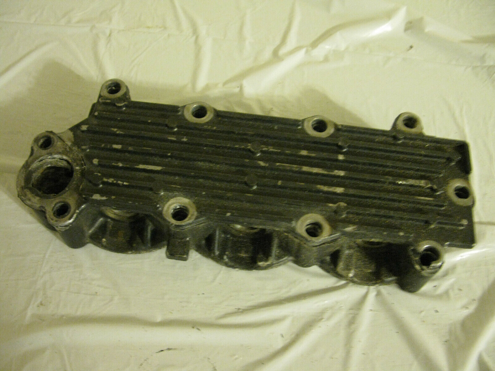 (image for) outboard cylinder head 819145C-1 - Click Image to Close