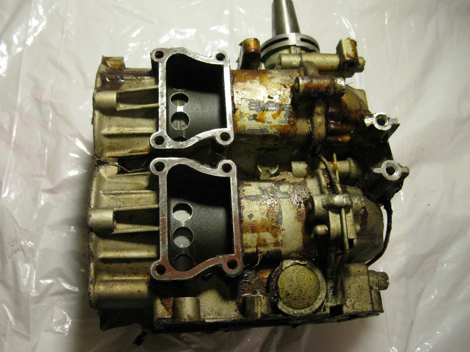 (image for) Powerhead engine 1950s Evinrude Fleetwin 4447 4434 outboard motor 7.5 hp - Click Image to Close