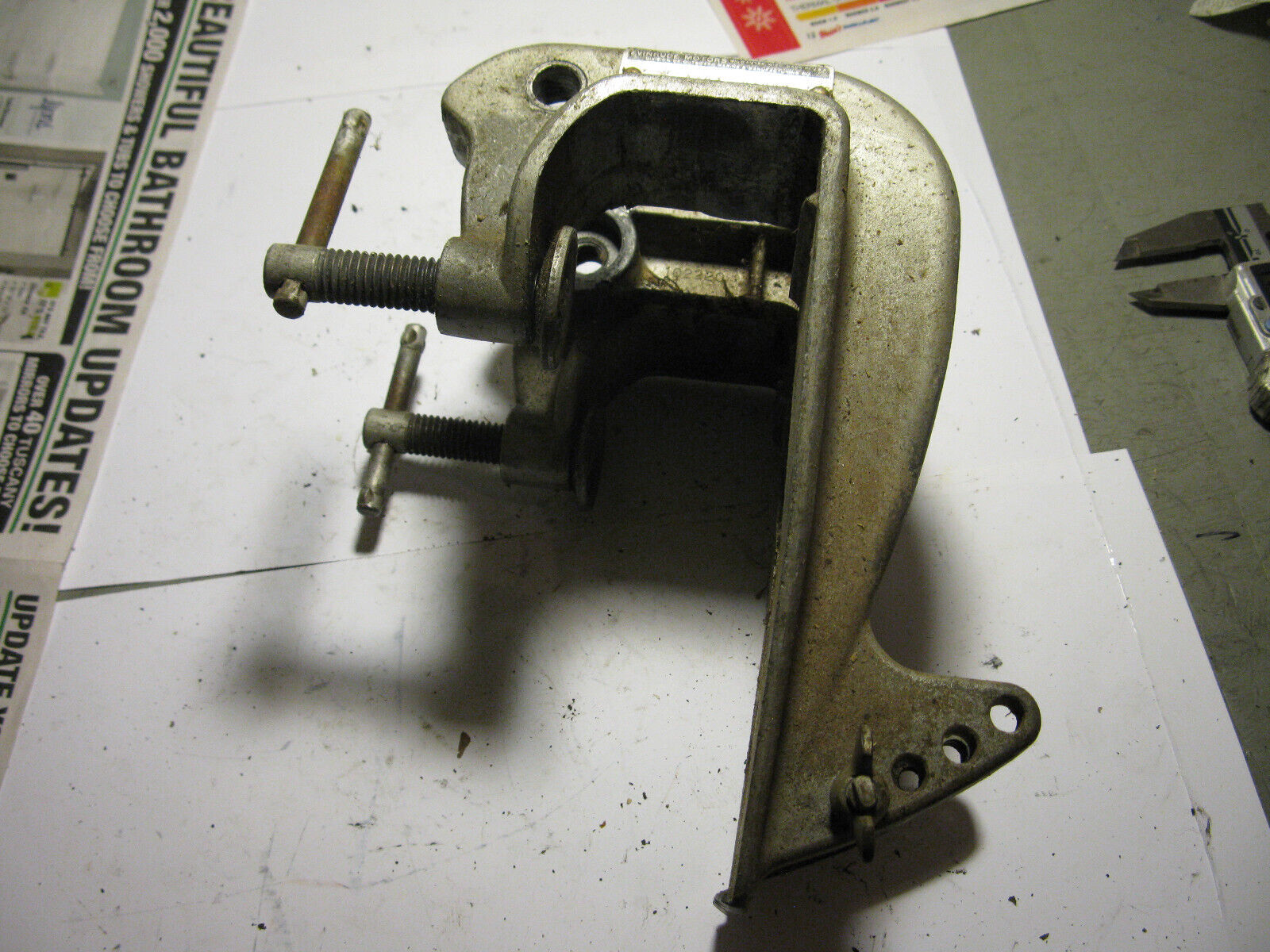 (image for) clamp Antique Zephyr model 4404 outboard prop - Click Image to Close