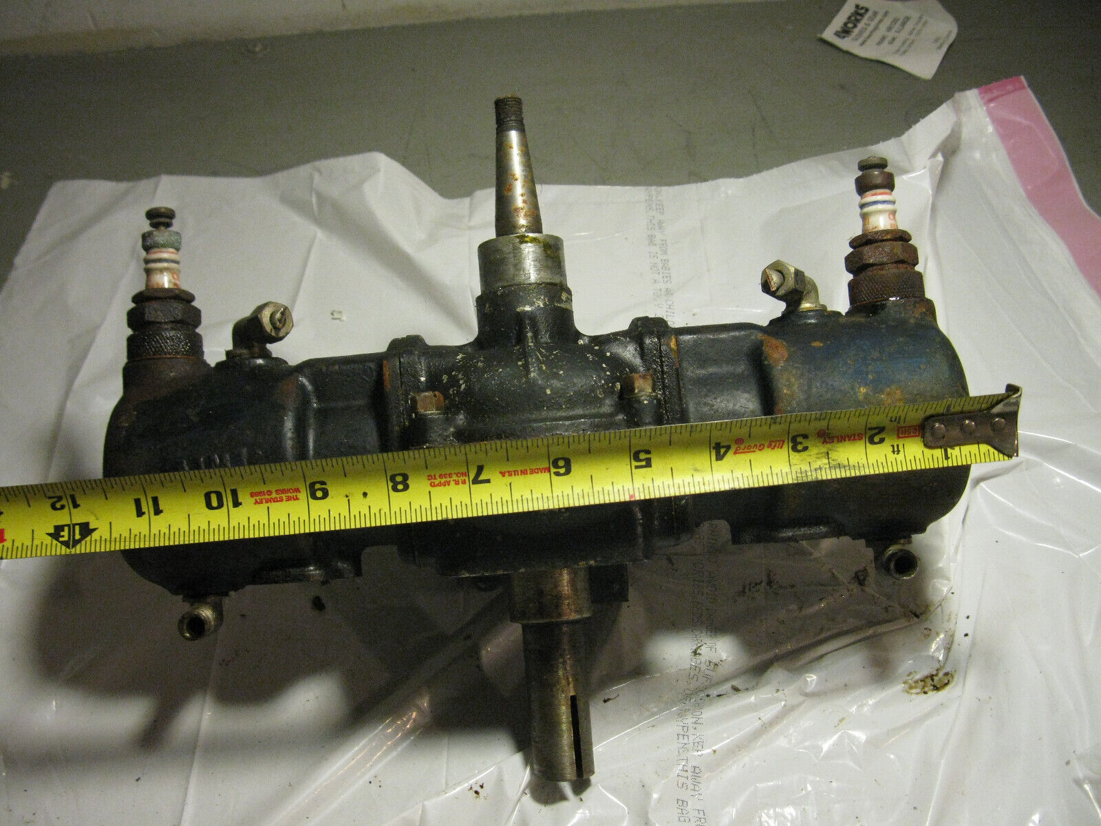 (image for) Antique 1920s cast iron Johnson outboard A1M engine powerhead - Click Image to Close