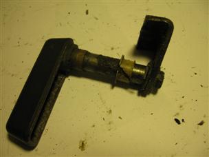 (image for) latch gold OLD V4 2 cycle Johnson HYDRO SHIFT 85-115 hp outboard