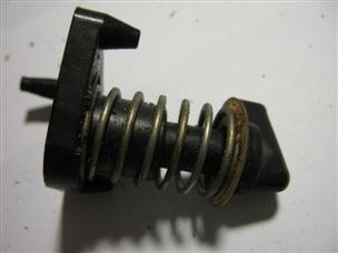 (image for) latch knob Mercury 20 hp outboard