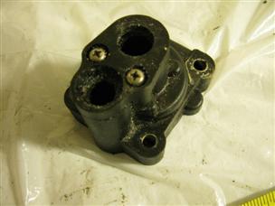 (image for) water pump housing Yamaha 15 hp 15D 684CS outboard motor 684 mariner 684c