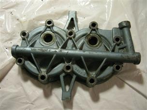 (image for) cylinder head 1950s Evinrude Fleetwin 4447 4434 outboard motor 7.5 hp