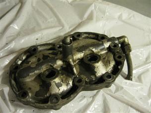 (image for) 1930s cylinder head Antique Johnson AT-39 outboard motor