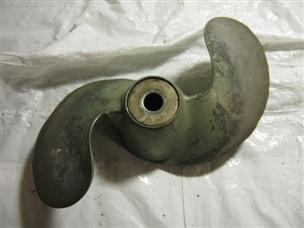 (image for) propeller + insert nut Johnson TD-20 outboard motor