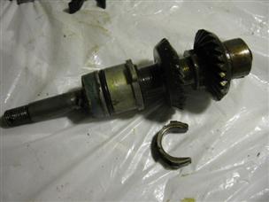 (image for) lower unit gear propeller shaft Evinrude model 10020 outboard pinion clutch dog