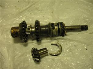 (image for) lower unit gear shaft Seaking GG901C 12 hp outboard outboard gg901 seabee gale